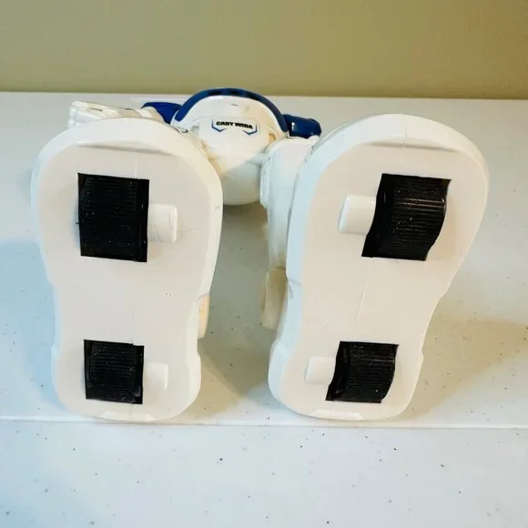 Remote Control Robot With Remote Control & Interactive Features RC Robot - Picture 6 of 16